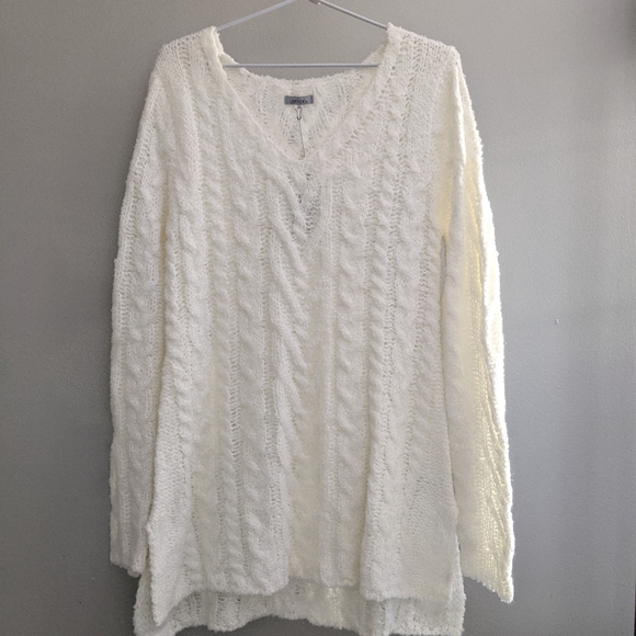 Lemon Knit Cream Sweater V-neck - Picture 1 of 8
